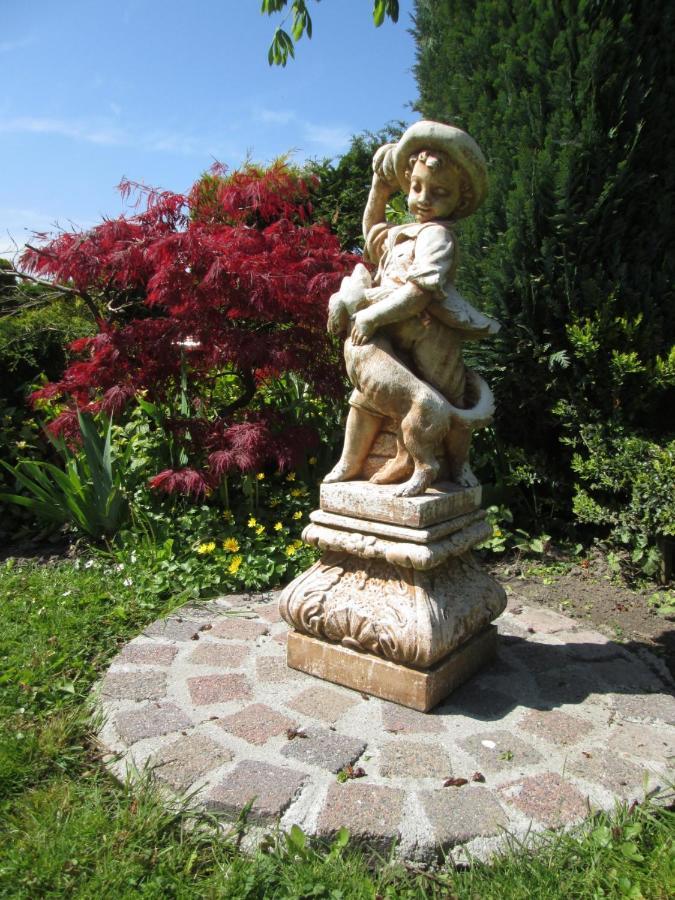 B&B Elbahof, Goed En Goedkoop! Hem Екстериор снимка